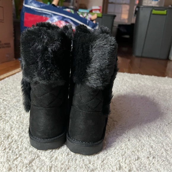 Girls Size 2 Ocean Coast Black Quilted Faux Fur Boots NIB - Picture 9 of 10